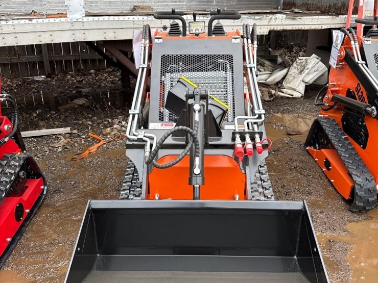 new-sdlool-co-stand-on-mini-skidloader-model-sl36c-image-2