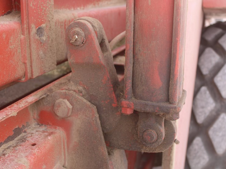 hesston-4910-image-62