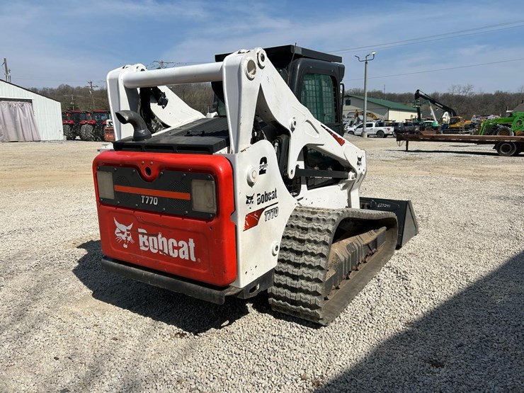 2022-bobcat-t770-image-4