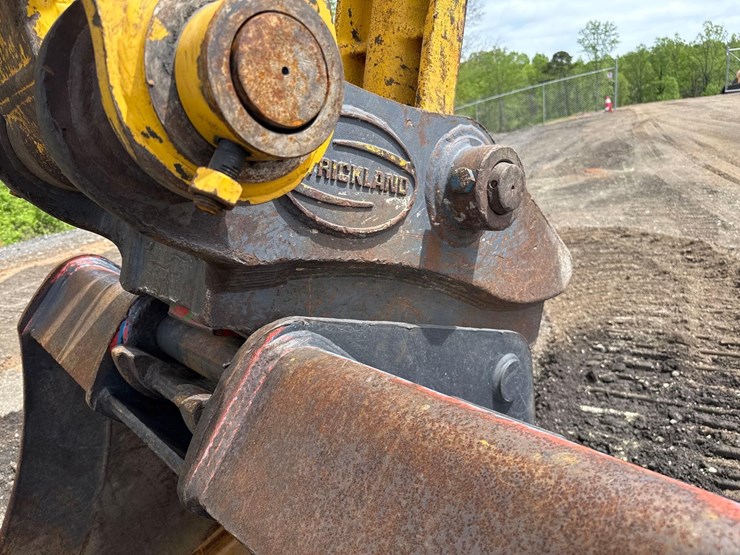 2021-komatsu-pc210-lc-11-image-8