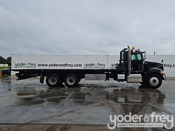 2016-peterbilt-348-image-5