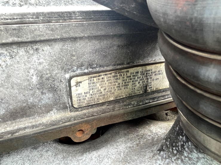 1999-peterbilt-377-image-54