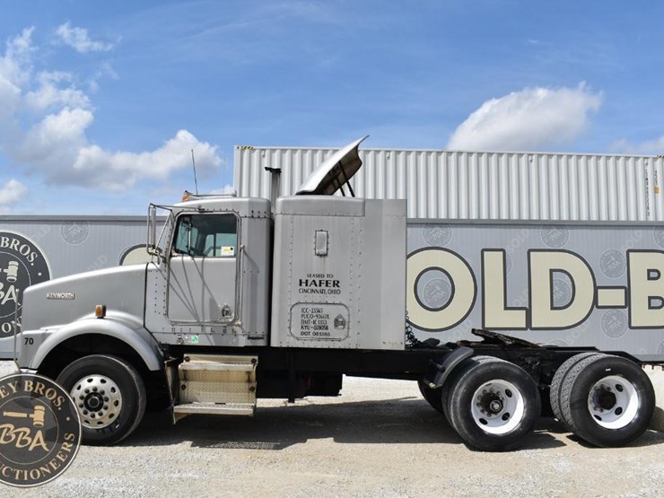 1995-kenworth-t800-image-3