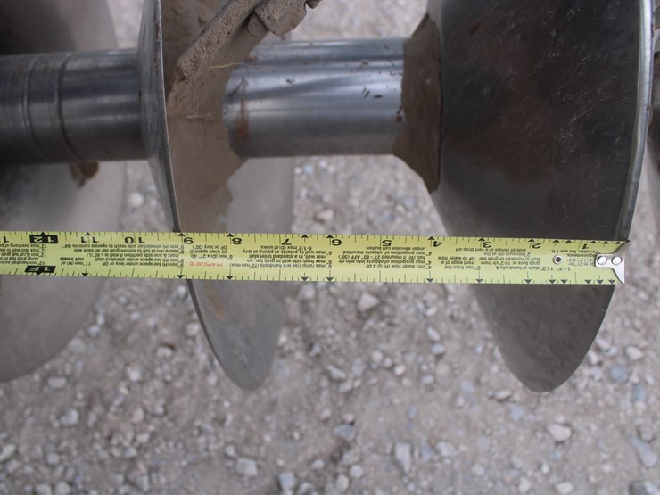 john-deere-220-image-40