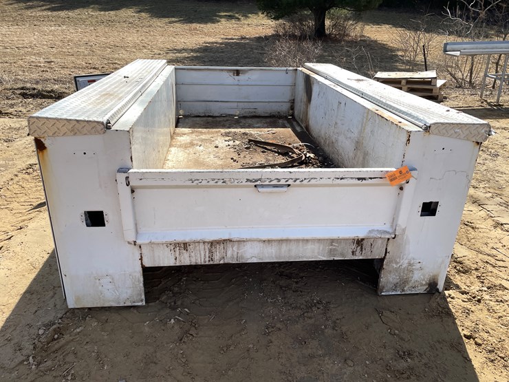 #3969-•-utility-truck-bed-image-2