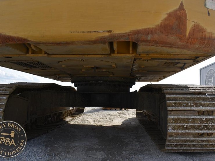 2019-caterpillar-326fl-image-38