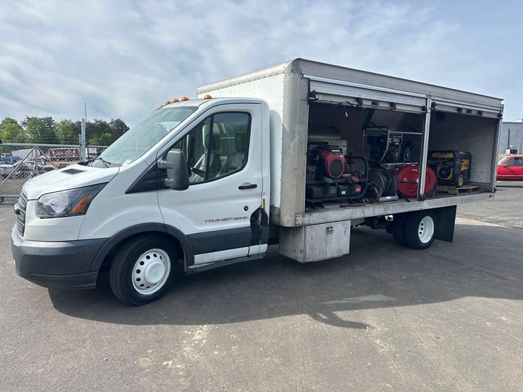 2015-ford-transit-image-1