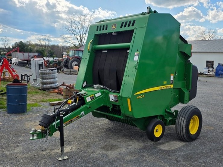 2020-john-deere-450e-image-1