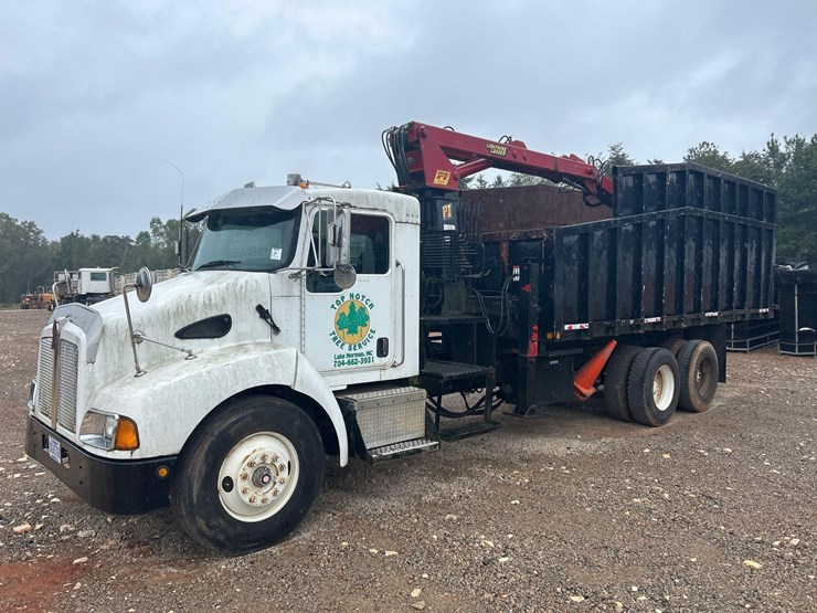 2007-kenworth-t300-image-1