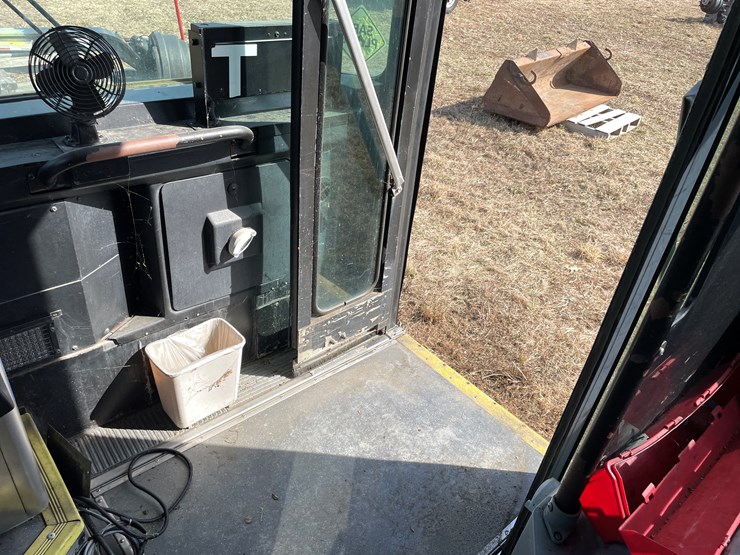 #167-•-2004-gillig-passenger-bus-(has-wi-title)-image-23