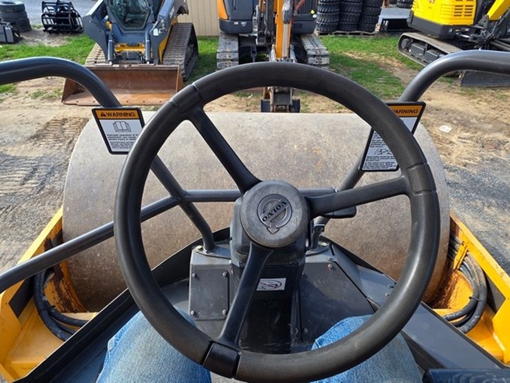 2018-volvo-sd115b-image-60