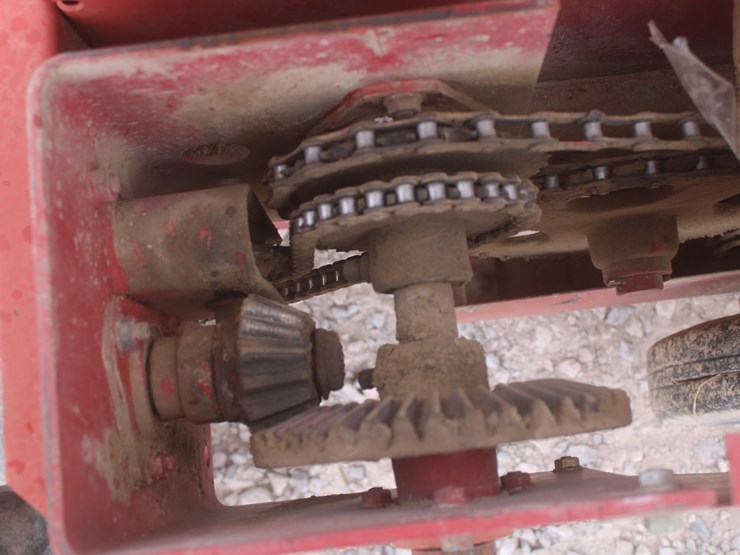 1991-new-holland-144-image-19