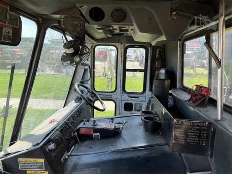 2009-mack-leu613-image-14