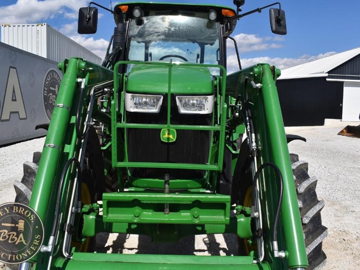2014-john-deere-6140d-image-19