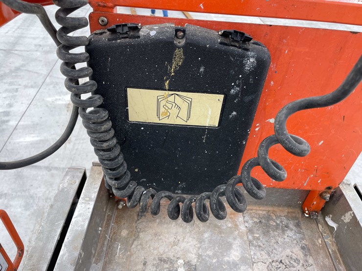 2008-jlg-2630es-image-40