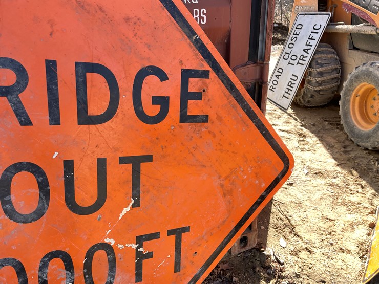 #3932-•-(2)-metal-retired-road-signs-image-7