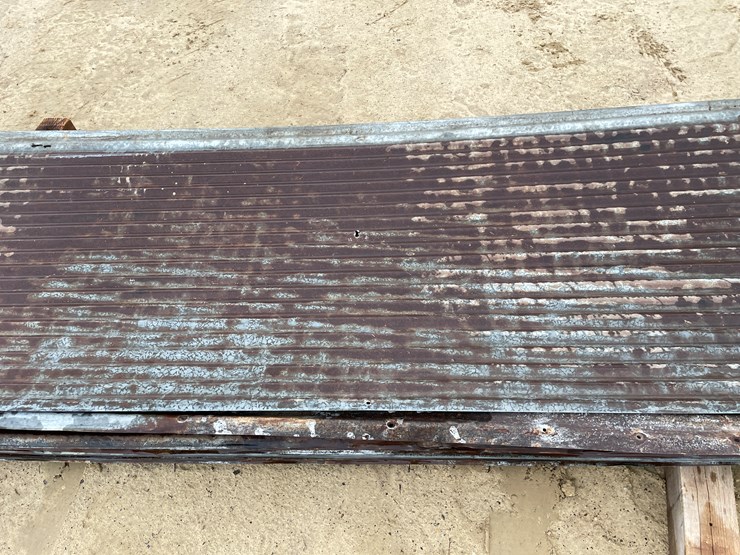 #3977-•-(16)-corrugated-steel-siding-image-7