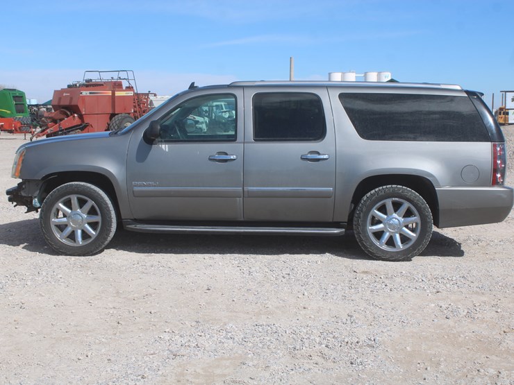 2012-gmc-yukon-image-8