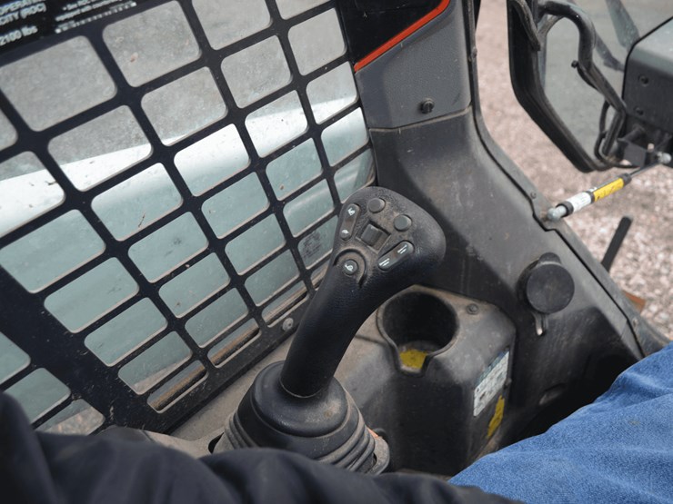 2023-bobcat-s62-image-32