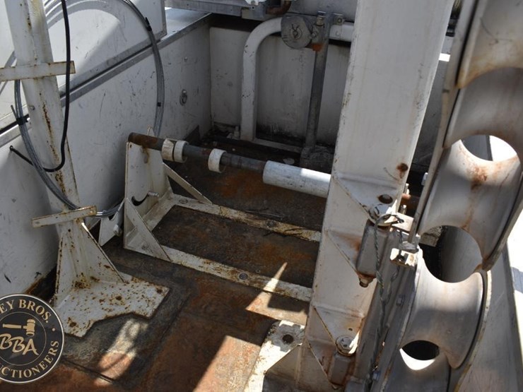 2005-gmc-topkick-image-18