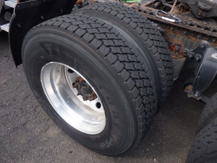 2018-freightliner-cascadia-125-image-14