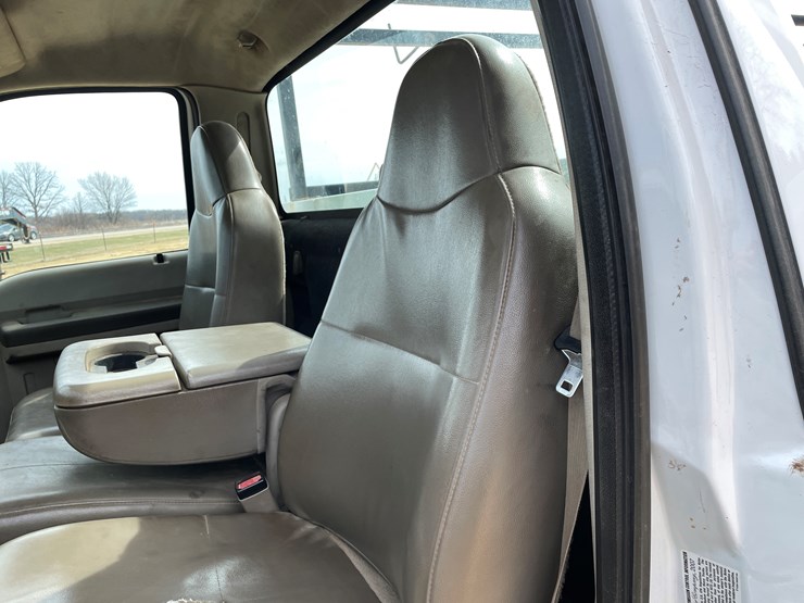 2008-ford-f550-image-46