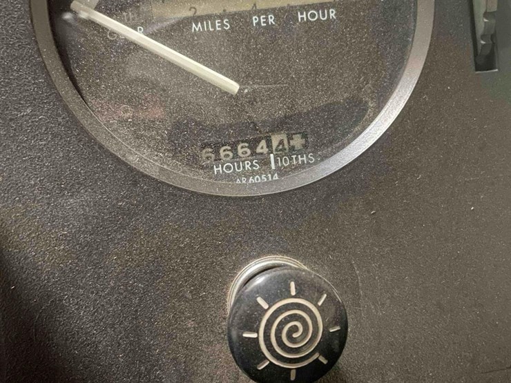 1982-john-deere-4440-image-3