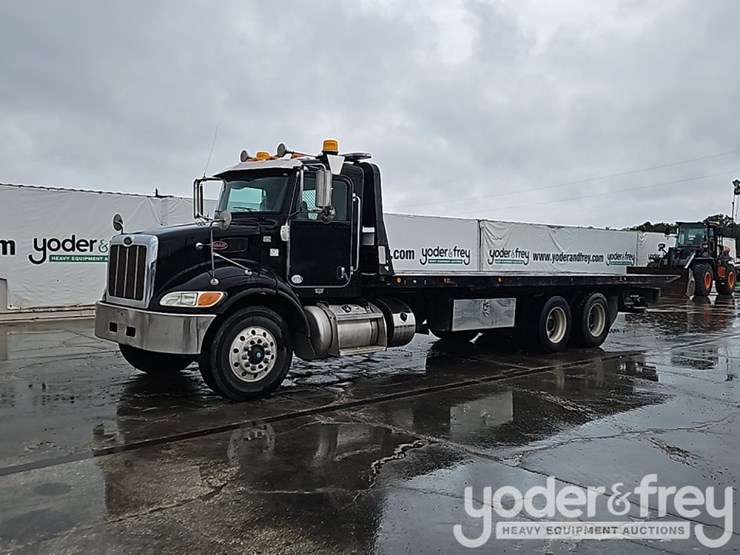 2016-peterbilt-348-image-1