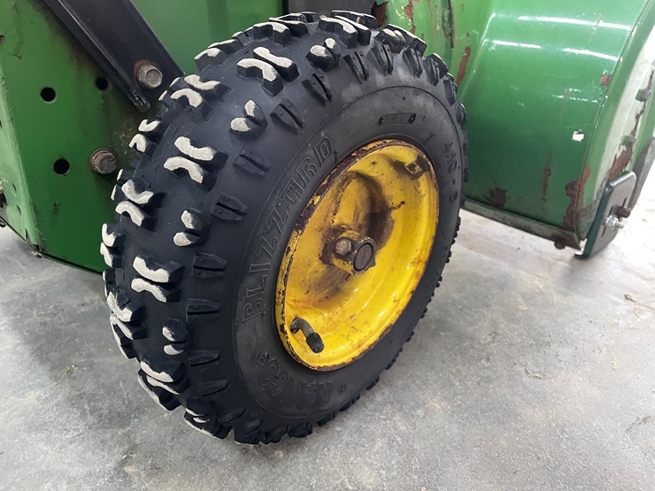 #3968-•-john-deere-trs24-snowblower-image-22