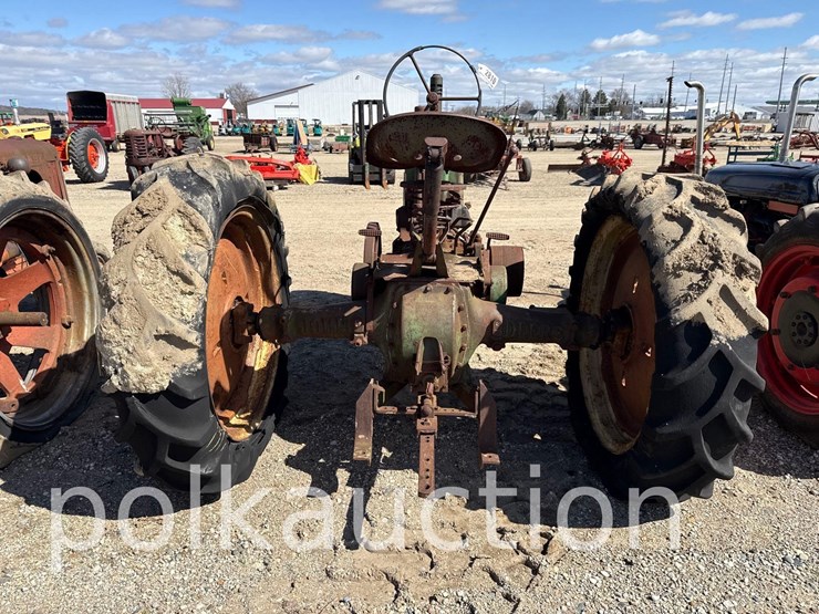 john-deere-b-image-5