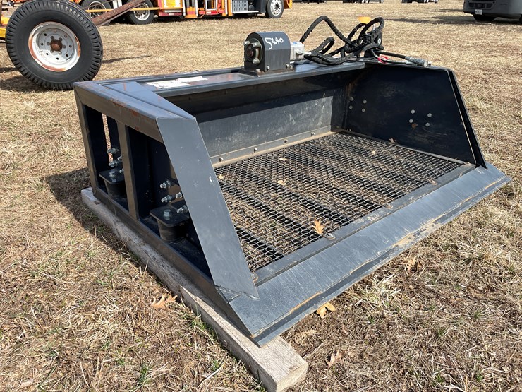 #200-•-wolverine-vibratory-screening-bucket-image-3