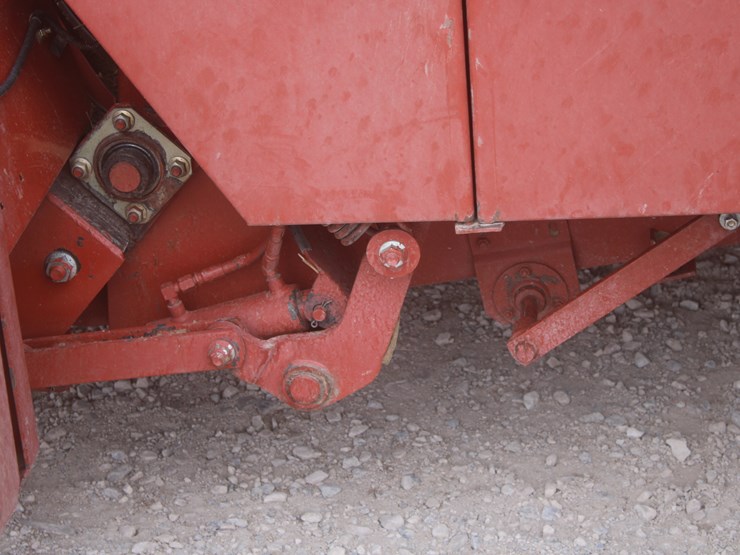 hesston-4910-image-25