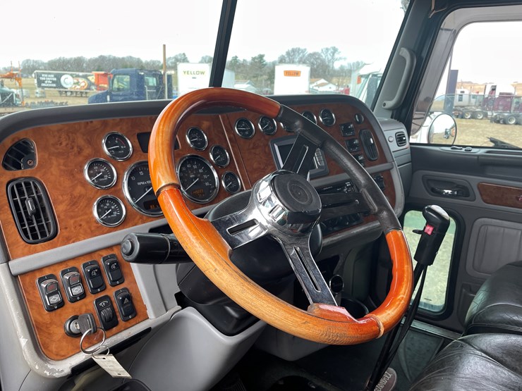 2008-peterbilt-386-image-62