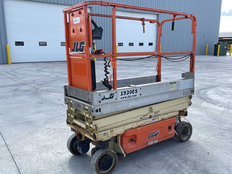 2014-jlg-1930es-image-5