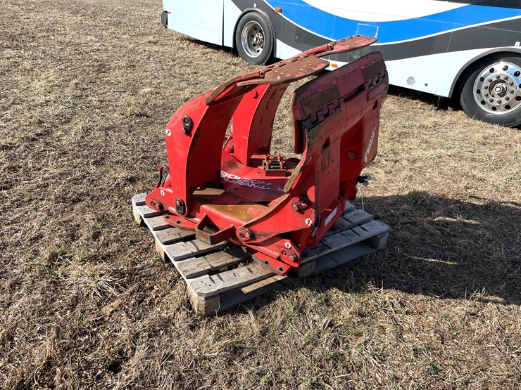 #10682-•-bolzoni-auramo-forklift-rotating-clamp-attachment-image-1