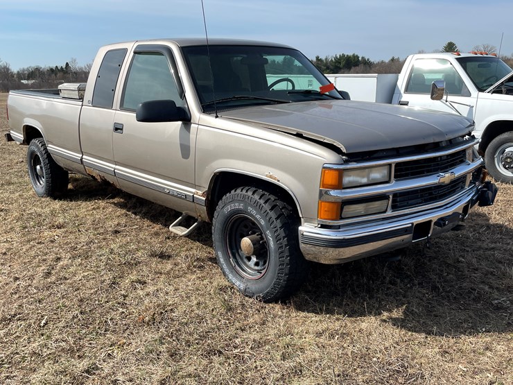 2000-chevrolet-2500-image-2