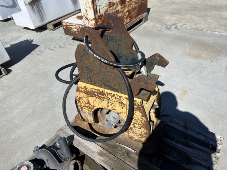 12"-x-48"-plate-compactor-image-4