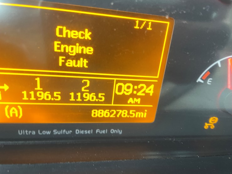 #110-•-2014-volvo-car-hauler-semi-and-trailer-(has-wi-title)-image-99