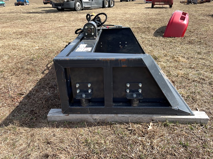 #200-•-wolverine-vibratory-screening-bucket-image-4