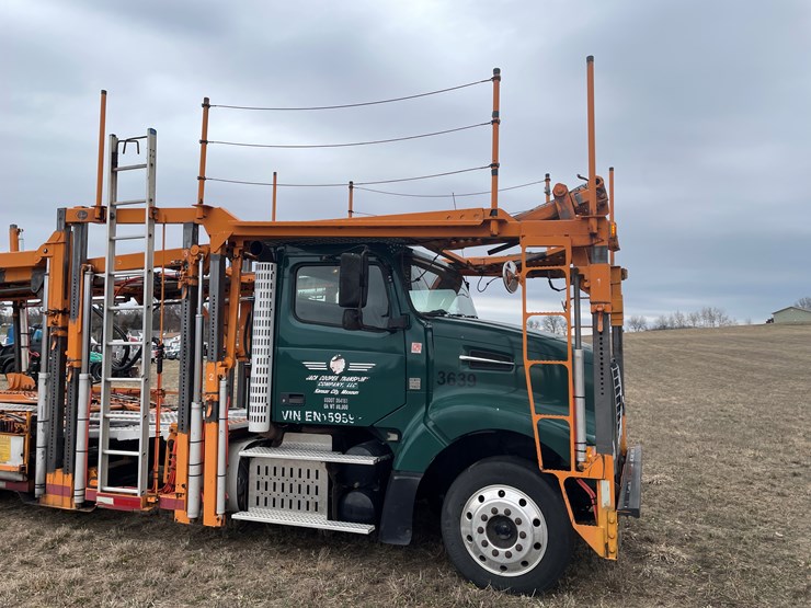 #110-•-2014-volvo-car-hauler-semi-and-trailer-(has-wi-title)-image-15