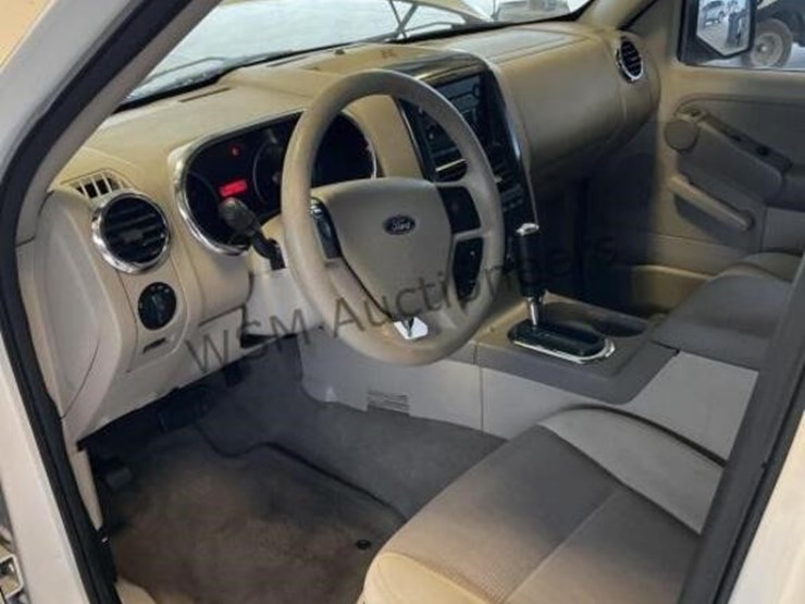 2007-ford-explorer-xlt-image-22