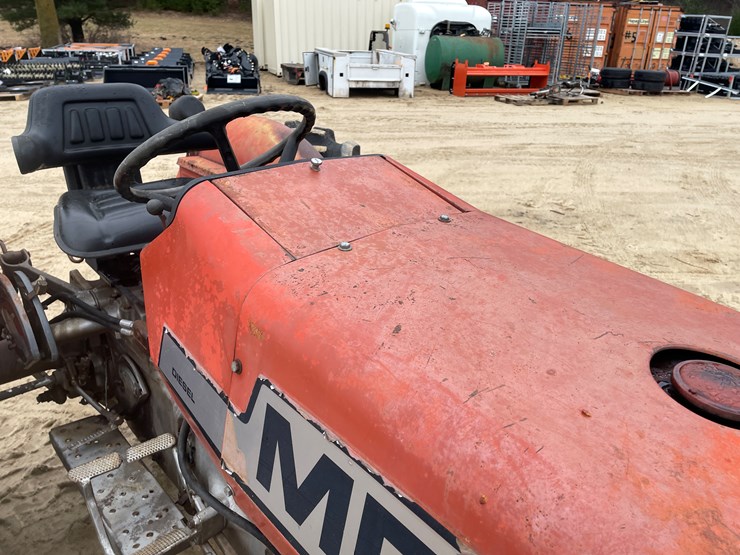 massey-ferguson-230-image-17