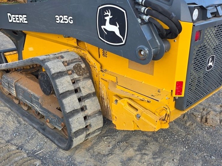2021-deere-325g-image-22