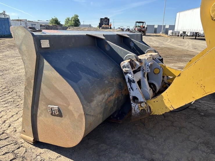 2018-komatsu-wa270-8-image-9