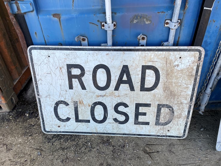 #3928-•-(2)-metal-retired-road-signs-image-11