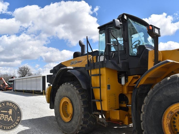 2015-kawasaki-95z7-image-13