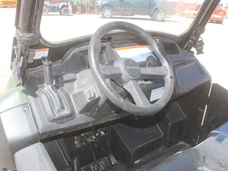 2014-honda-pioneer-700-image-23