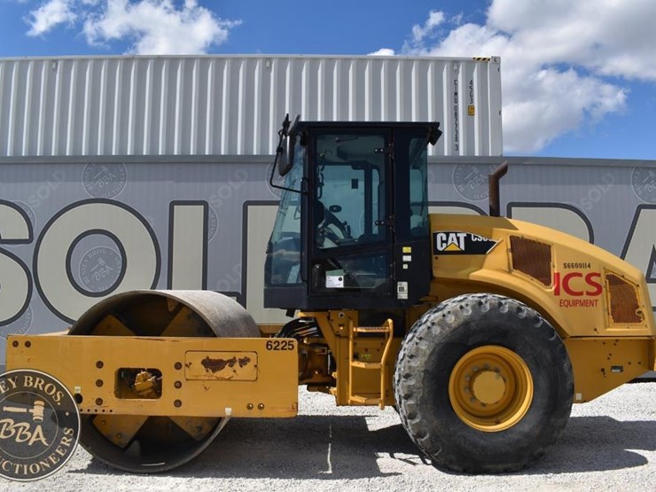 2015-caterpillar-cs66b-image-6