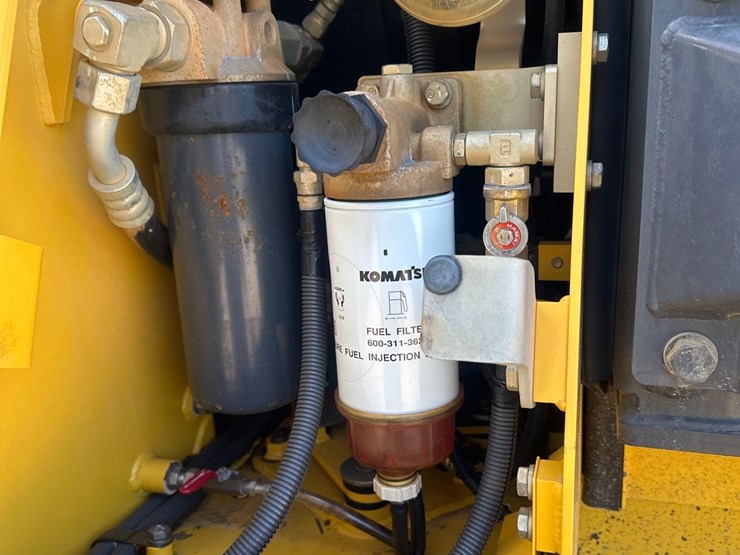 2021-komatsu-d51pxi-24-image-21