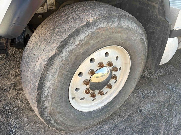 2007-mack-cv713-tri-axle-dump-image-8